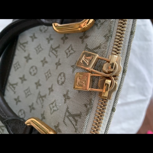 LOUIS VUITTON Monogram Canvas Horizontal Alma Bag - Picture 6 of 16